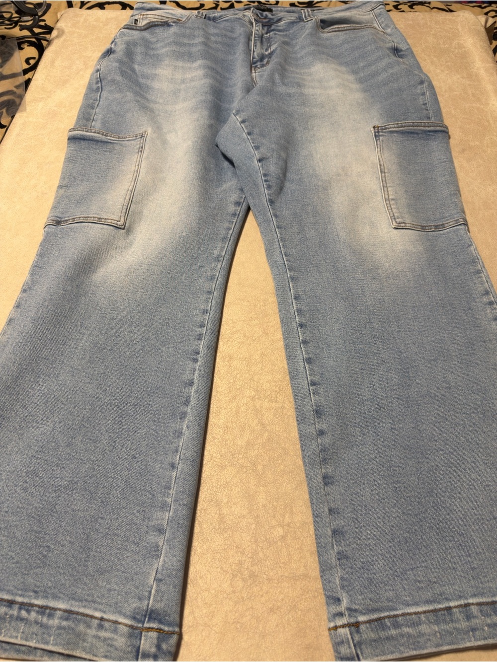 Judy Blue Wide Leg Cargo Jeans w/Stretch. Women's Size 22W